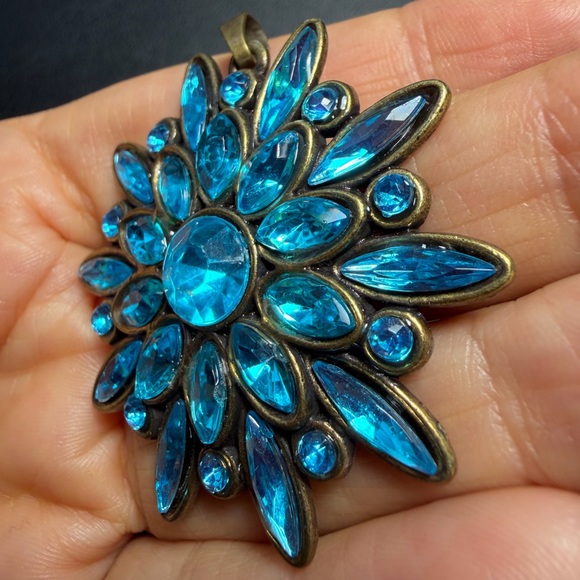 Vintage Style Blue Crystal Star Snowflake Sunburst Pendant - Picture 4 of 7
